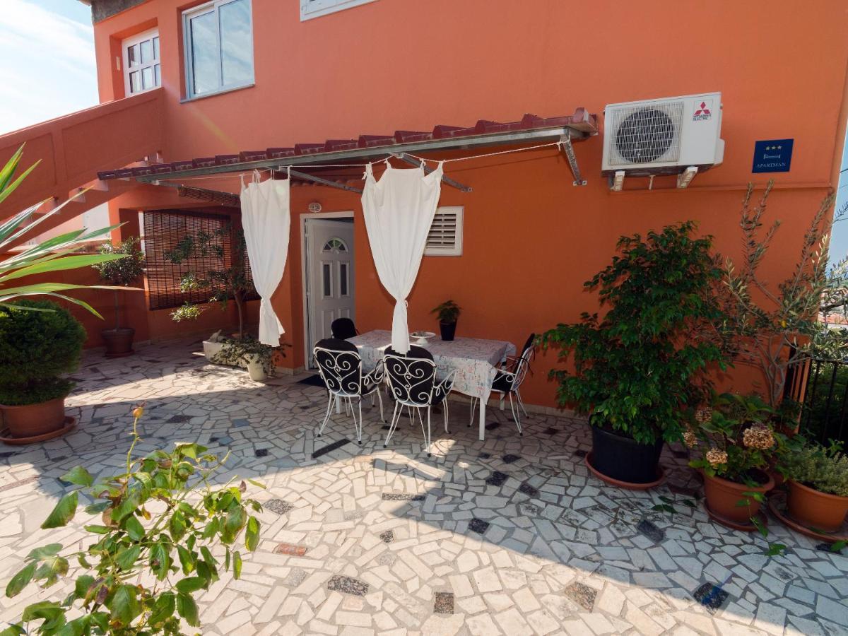 Apartment Eneja Rab Town Exterior photo